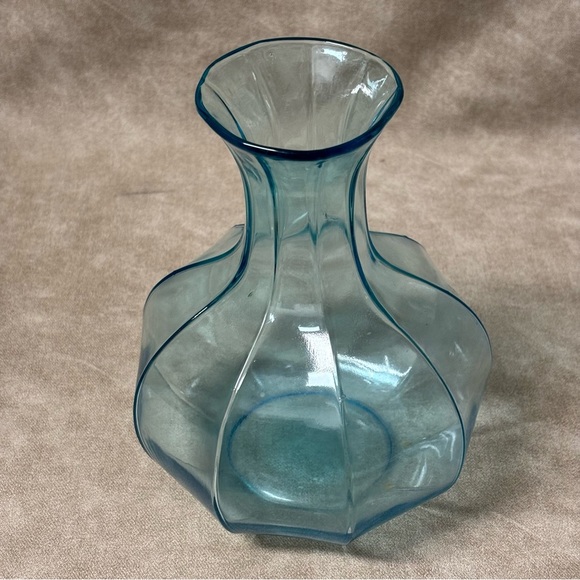 Vintage Indiana Tiara Glass Blue Vase - Picture 2 of 4